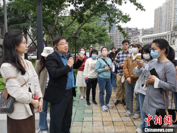 活動(dòng)現(xiàn)場(chǎng)?！》队畋?攝