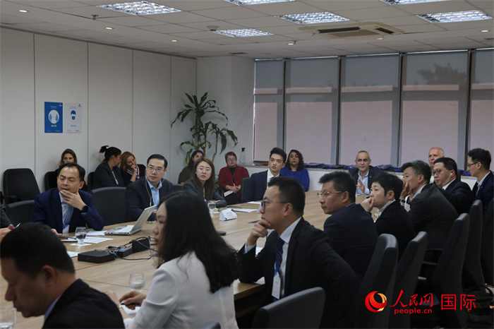 與會代表參與座談交流。人民網(wǎng)記者 時元皓攝