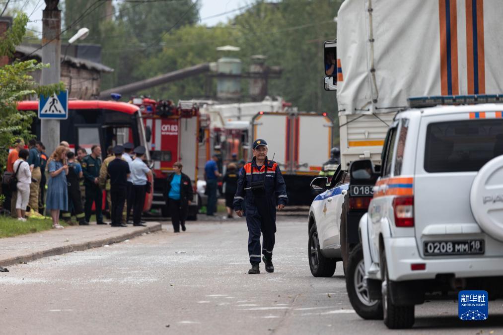 8月9日，在俄羅斯莫斯科州，救援人員在現(xiàn)場(chǎng)工作。