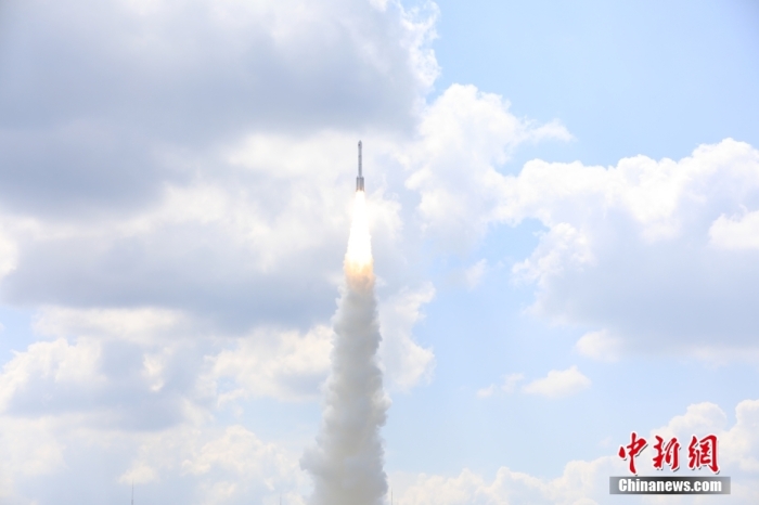 北京時(shí)間 2023年9月10日12時(shí)30分，中國(guó)在太原衛(wèi)星發(fā)射中心使用長(zhǎng)征六號(hào)改運(yùn)載火箭，成功將遙感四十號(hào)衛(wèi)星發(fā)射升空，衛(wèi)星順利進(jìn)入預(yù)定軌道，發(fā)射任務(wù)獲得圓滿成功。該衛(wèi)星主要用于開展電磁環(huán)境探測(cè)及相關(guān)技術(shù)試驗(yàn)。此次任務(wù)是長(zhǎng)征系列運(yùn)載火箭第487次飛行。王曉虎 攝