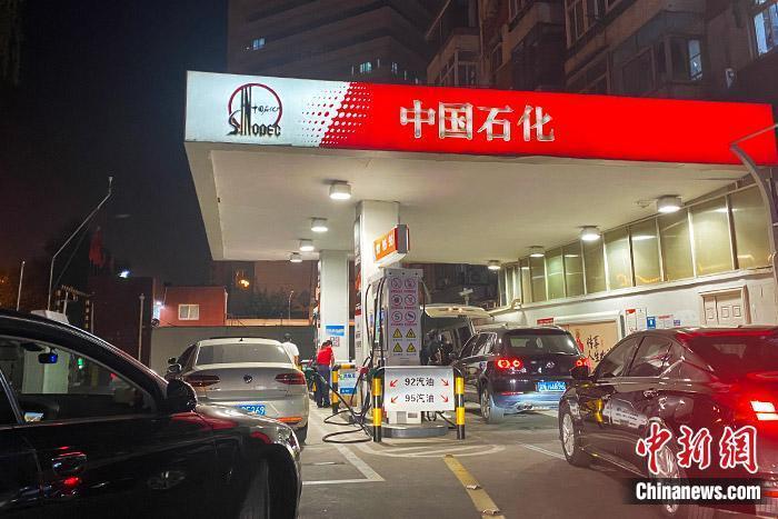 資料圖：加油站。 中新財經(jīng) 葛成 攝