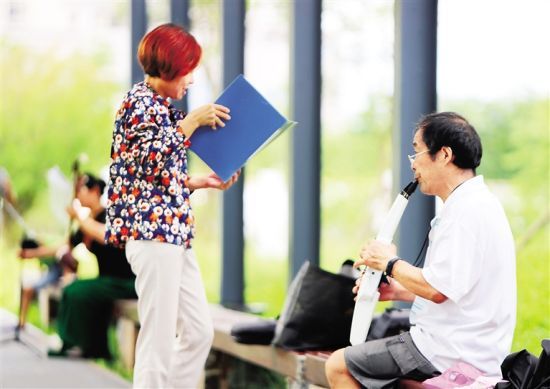 美舍河鳳翔濕地公園成為市民休閑的好去處。 南國都市報記者 汪承賢 攝