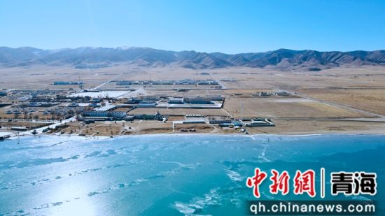 圖為冬日青海湖。李江寧攝