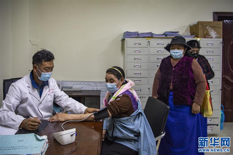 （新華全媒頭條·走向我們的小康生活·圖文互動(dòng)）（6）扎西德勒，我們的新家園——西藏易地扶貧搬遷搬出幸福美好新生活