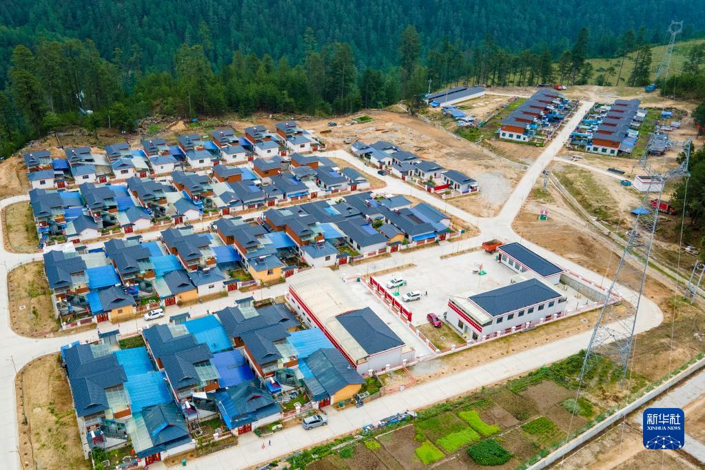 西藏林芝：易地搬遷，迎來幸福新生活