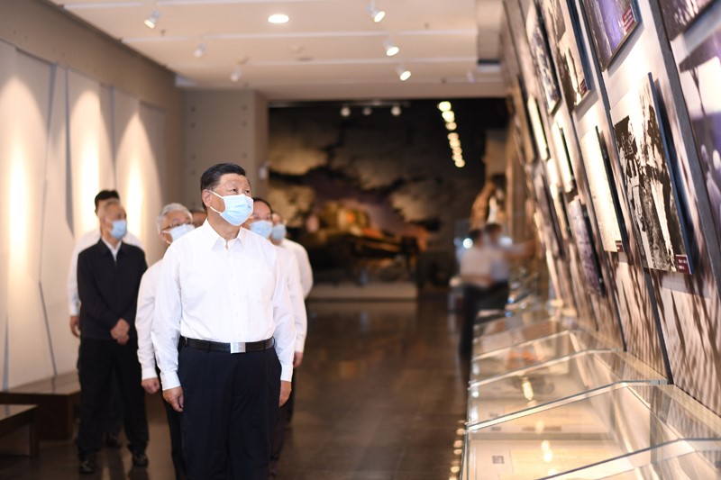 2022年8月16日至17日，中共中央總書記、國家主席、中央軍委主席習(xí)近平在遼寧考察。這是16日下午，習(xí)近平在錦州市考察遼沈戰(zhàn)役紀念館。 新華社記者 燕雁 攝