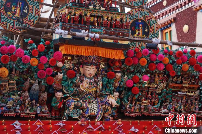 圖為塔爾寺酥油花展局部?！●R銘言 攝